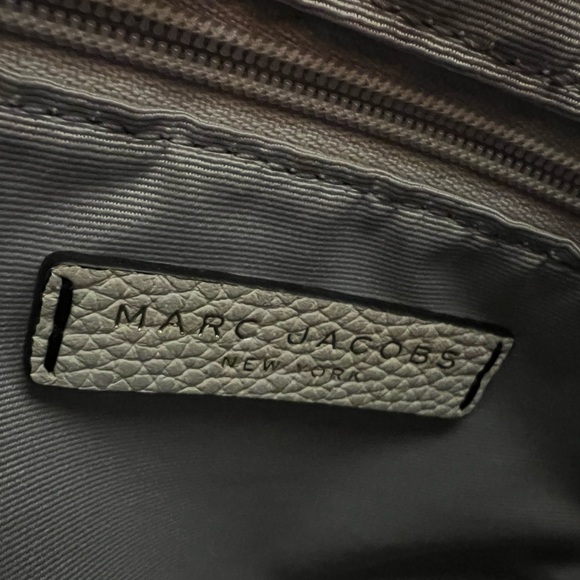 Marc Jacobs Empire City Hobo double strap Pebble Leather Porcelain Shoulder Bag - Picture 7 of 15